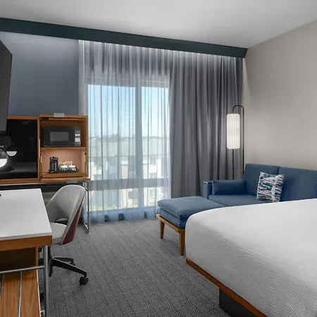 Courtyard By Marriott Modesto North Hotel Exterior photo