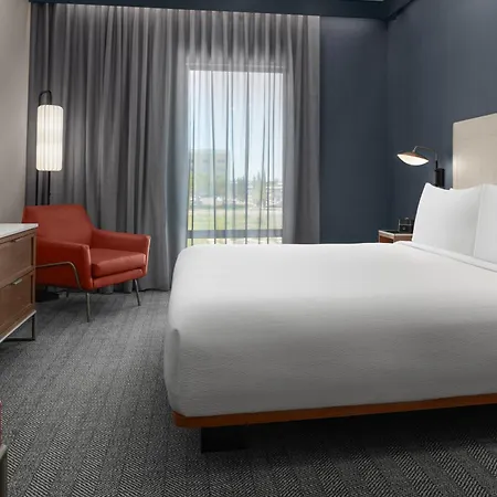 Courtyard By Marriott Modesto North Hotel Exterior photo