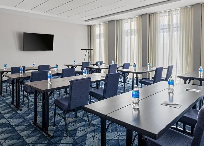 Courtyard By Marriott Modesto North